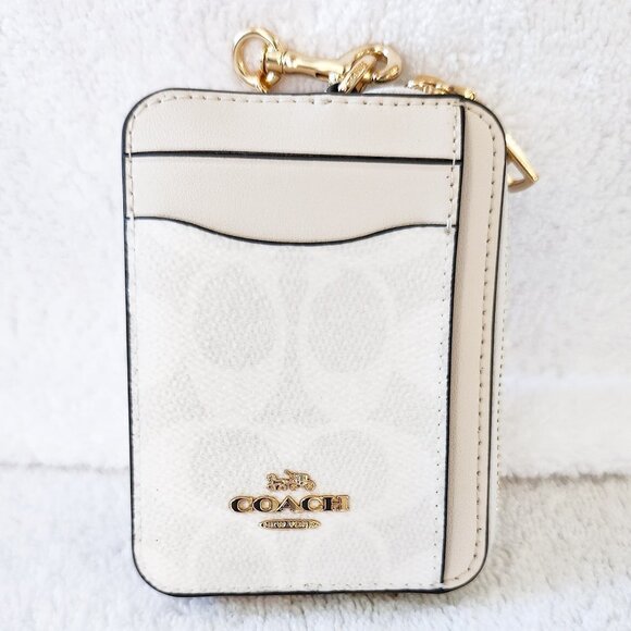 NWT Coach Zip Card Case In Signature Canvas White Chalk CW883 - Picture 1 of 5